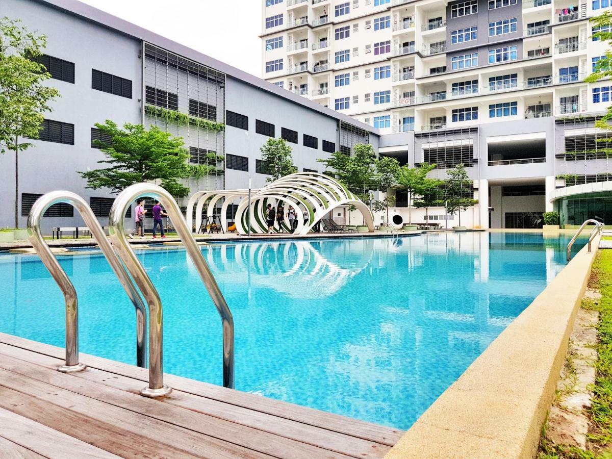 No.5 The Mint @ Puchong Center Near Ioi Mall Extérieur photo