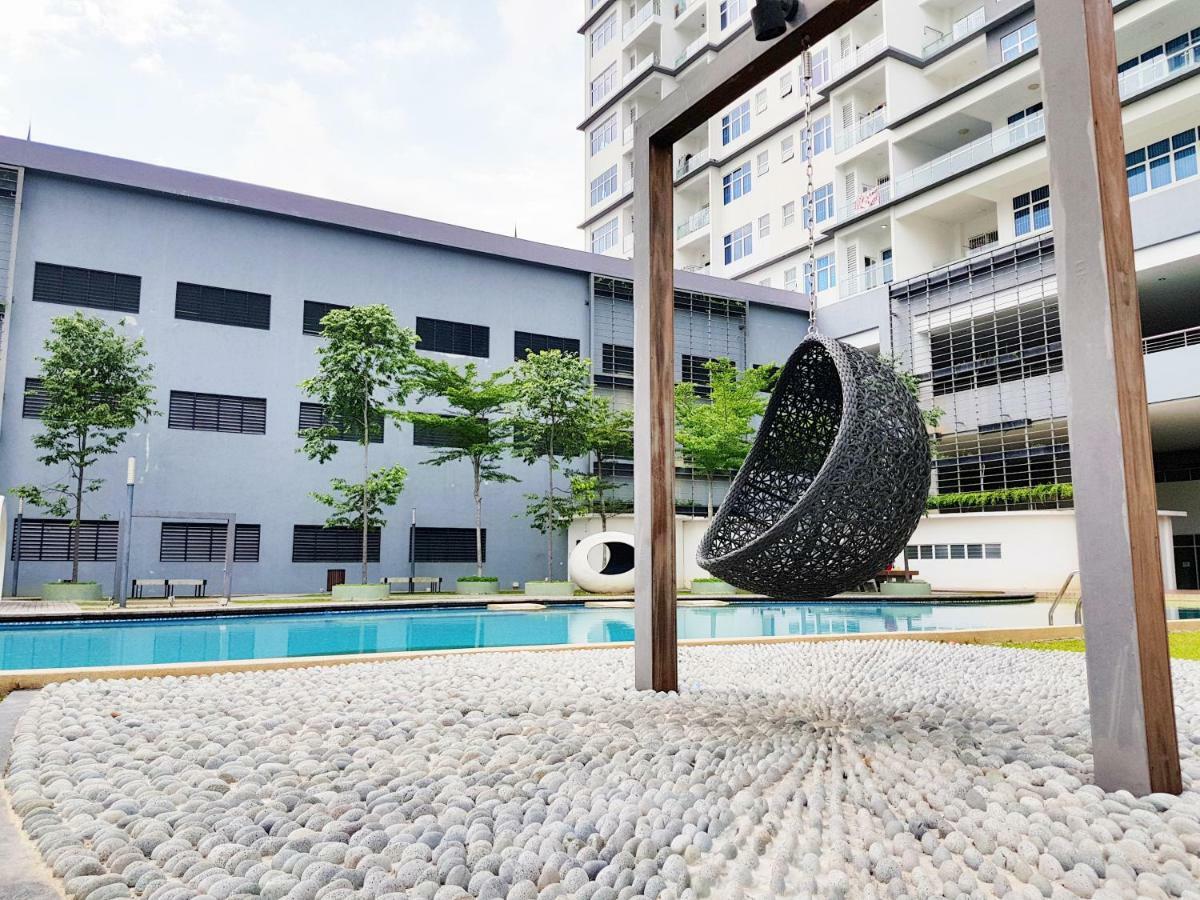 No.5 The Mint @ Puchong Center Near Ioi Mall Extérieur photo